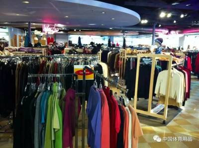 空間設(shè)計(jì)丨ScholarShop 爆改美國(guó)品牌服裝折扣店的零售新境界